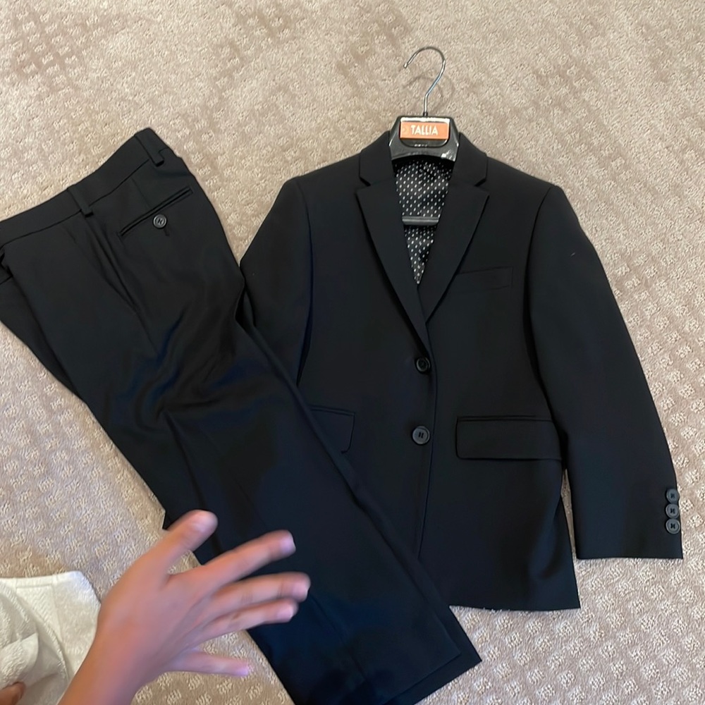 Tallia boys black suit, worn once size 8
